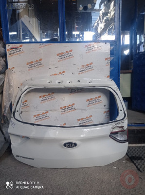 Kia Stonic Arka Bagaj Kapağı 2018-2022