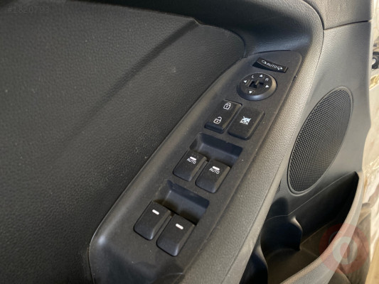 Kia Cerato Ön Sol Cam Düğme Takımı