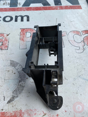 8P0937545B audi A3 sportback sol ön koltuk alt fiş yuvası