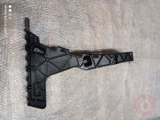 8R0807454 TAMPON TUTUCU BRAKETİ SAĞ ARKA  AUDİ Q5 2009>>2017