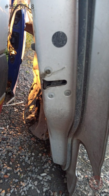 nissan vn200 çıkma sağ ön kapı kilidi
