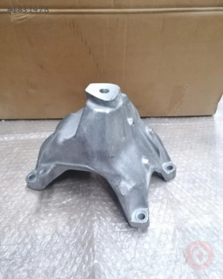 8K0199308CH MOTOR DESTEK BRAKETİ