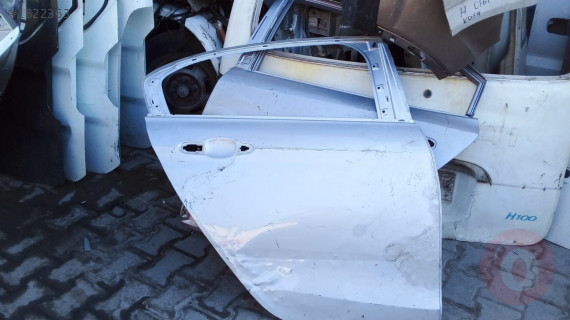 fiat egea sağ arka kapı