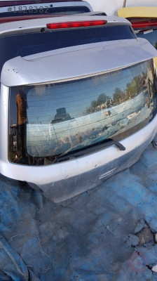 Mitsubishi outlander çıkma bagaj camı