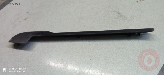 VOLKSWAGEN KOLTUK KIZAK PLASTİĞİ 1J0881088D