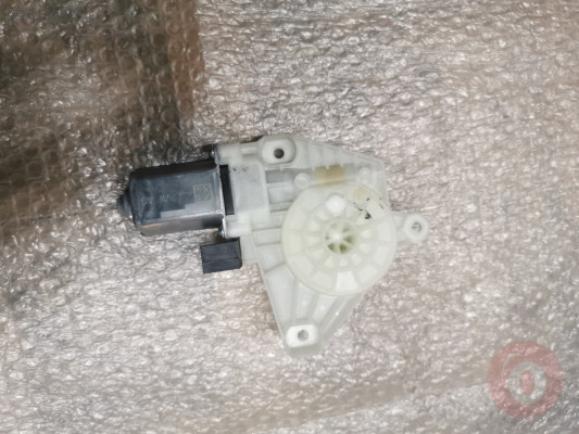 5Q4959801D 5Q4959801C CAM KALDIRMA MOTORU SAĞ ARKA PASSAT 20