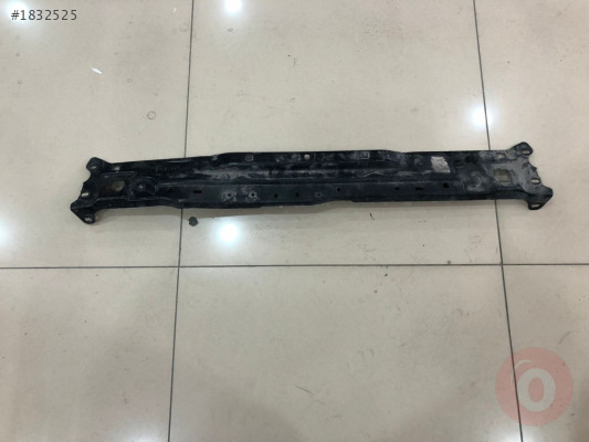 MERCEDES W204 ÖN PANEL RADYATÖR DESTEĞİ A2046200272