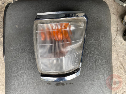 TOYOTA HİLUX SİNYAL LAMBASI