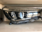 Oto Çıkma Parça / Toyota / Hilux / Far & Stop / Sol Ön Far / Çıkma Parça 