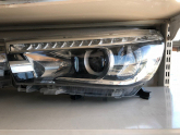 Oto Çıkma Parça / Toyota / Hilux / Far & Stop / Sol Ön Far / Çıkma Parça 