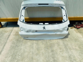 Peugeot 208 arka bagaj kapagı