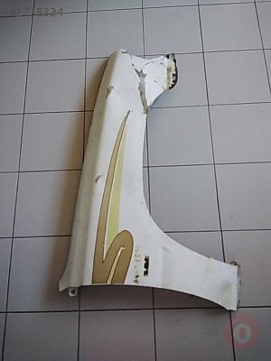 Toyota hulix sağ ön çamurluk 1998 2001 çıkma  orj