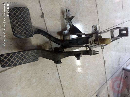 Audi A4 2000  gaz ve fren pedalı orj çıkma