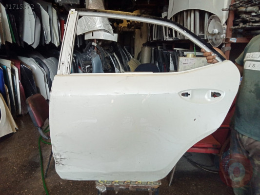 2015 Toyota Corolla sol arka kapı çıkma