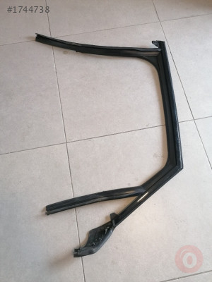 4G5839431 SOL ARKA KAPI CAM ÇERÇEVESİ