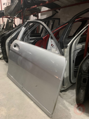 MERCEDES C SERİSİ W204 ÇIKMA ORJİNAL SAĞ ÖN KAPI