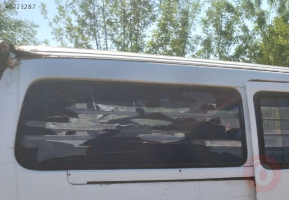 1998 model kia pregrio 2.7 çıkma sağ arka çamurluk camı