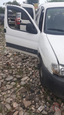 2000 model citroen berlingo 1.9 dizel çıkma sağ ön dolu kapı