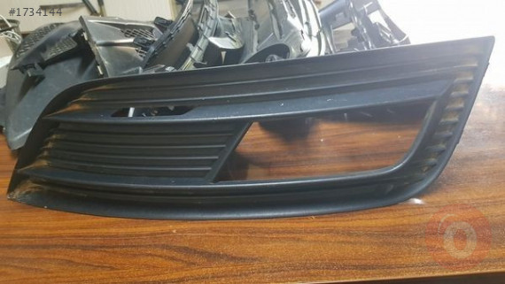 Audi A4 2013 2016 sağ tampon ızgarası çıkma