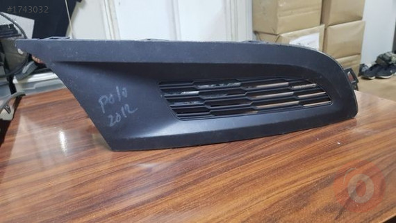 Volkswagen Polo sağ sis kapağı çıkma