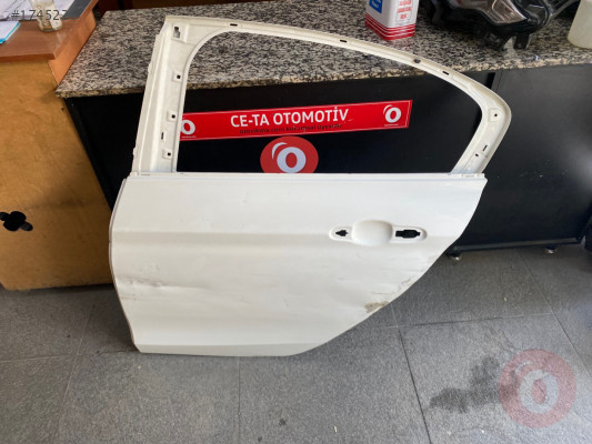FİAT EGEA SOL ARKA KAPI ÇIKMA ORJİNAL BEYAZ