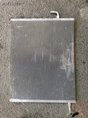31657362 yeni kasa xc60 ara radyatör