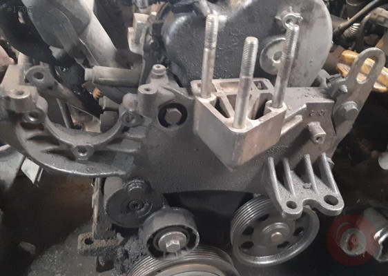 fiat palio 1.3 euro 4 çıkma motor kulak braketi