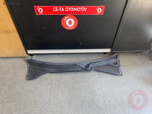 FİAT EGEA ÖN CAM IZGARASI ÇIKMA ORJİNAL
