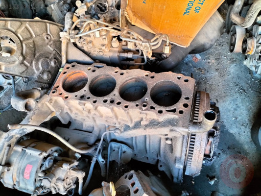 Nissan vanetta motor
