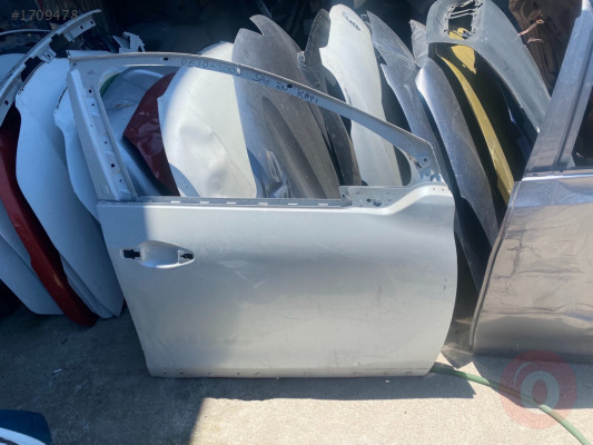Peugeot 2008 çıkma sağ ön kapı