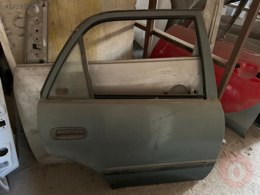 TOYOTA COROLLA ÇIKMA ORJİNAL HATASIZ DOLU SAĞ ARKA KAPI