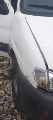 2000 model citroen berlingo 1.9 dizel çıkma sağ ön çamurluk