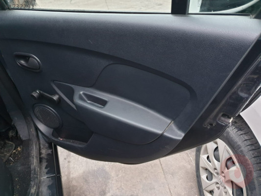 dacia sandero 2018 sağ arka kapı döşemesi (son fiyat)