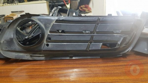 BMW 5 serisi sağ sis far kapağı çıkma