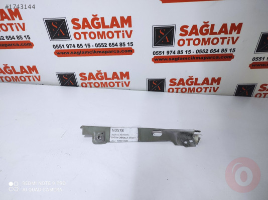 AUDİ A3 2013 ÜSTÜ SAĞ ÖN ÇAMURLUK BRAKETİ OEM; 8V5821468B