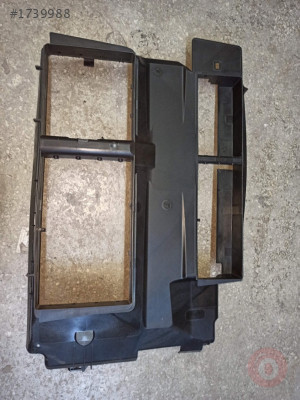 Ford Focus 12/- 1.6 Tdci Radyatör Izgarası BM51 8473 CF
