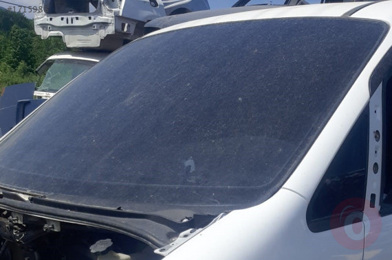 hyundai starex minibüs çıkma ön cam