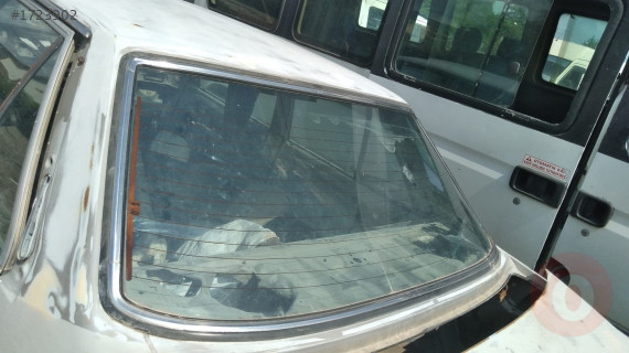kia capital çıkma arka cam