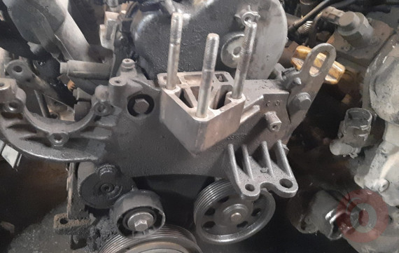 fiat albea 1.3 euro 4 çıkma motor kulak braketi