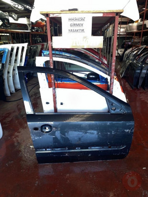 RENAULT LAGUNA ORJİNAL ÇİKMA ÖN SAĞ KAPI GÜL OTOMOTİV