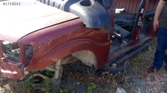 mahindra çıkma sol ön çamurluk