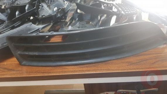 Volkswagen Passat 2006-2010 sağ sis farı kapağı çıkma