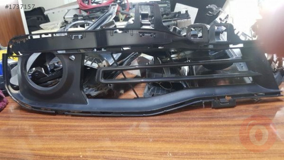 BMW f30 sana sis far çerçevesi çıkma