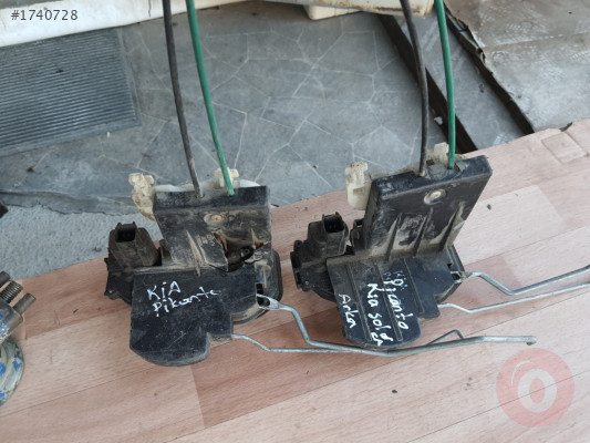 KİA CERATO SOL ÖN KAPI KİLİDİ ÇIKMA ORJİNAL 813102F010