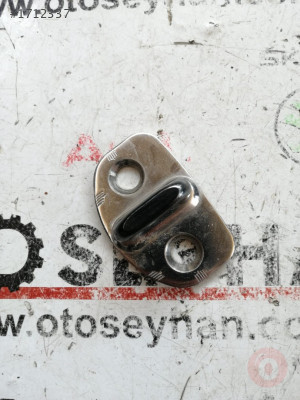3B0837033AA volkswagen bora sağ ön kapı kilit karşılığı