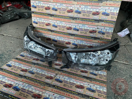 Toyota hilux sag sol takım far