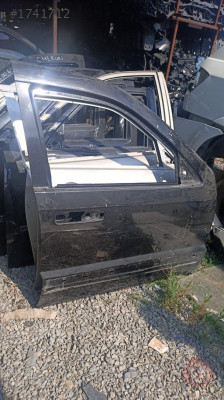 Jeep G. Cherokee sağ ön kapı
