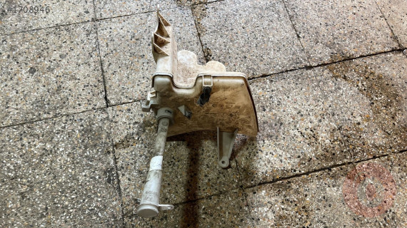 TOYOTA COROLLA CAM SİLGİ SU DEPOSU ORJ ÇIKMA