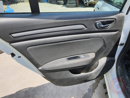 renault megane 4 2018 sol arka kapı döşemesi (son fiyat)