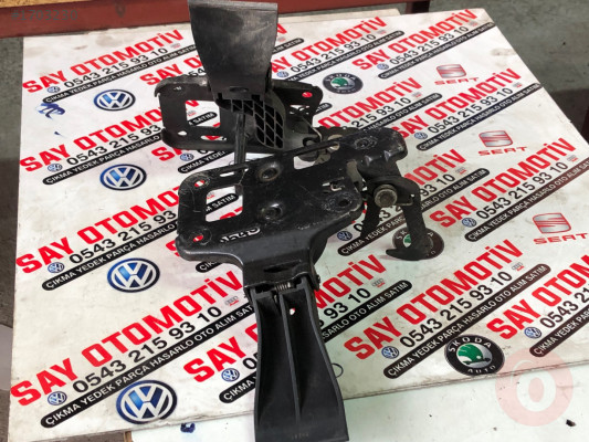 Audi A4/A5 on kaput kilit karşılık 8T0823480